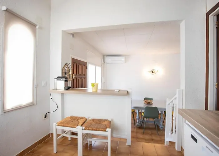 Semesterbostad Casita En Empuriabrava Con Jardin Av-17