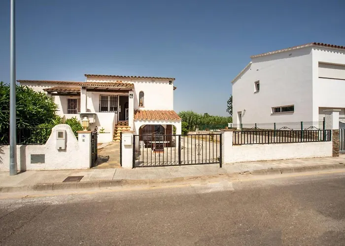 Casita En Empuriabrava Con Jardin Av-17 * Girona