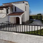 Casita En Empuriabrava Con Jardin Av-17 Casa de Férias