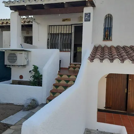 Holiday home Casita En Empuriabrava Jardin